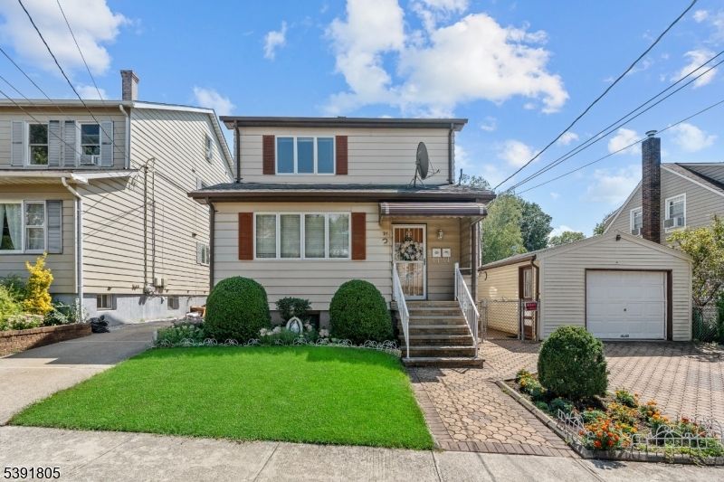 Detached Garage, Exterior, Facade, American Foursquare