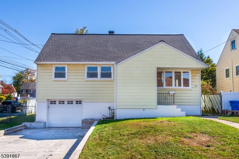 Attached, Exterior, Facade, Cape Cod