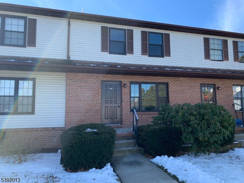 Exterior, Facade, Brick Facade, Rowhouse