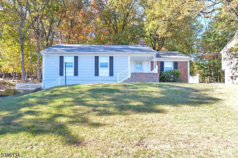 Backyard, Exterior, Facade, Ranch