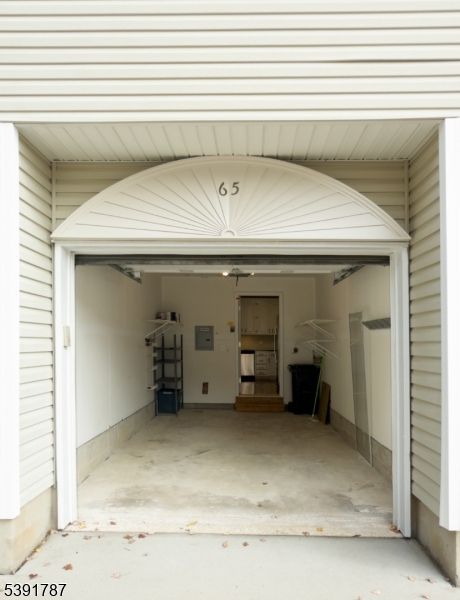 Exterior, Garage