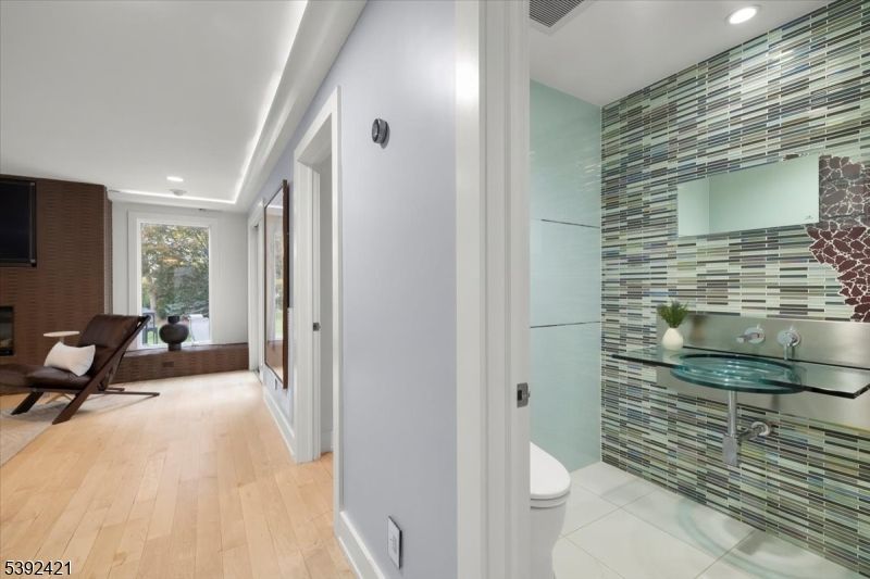 Bathroom, Interior, Recessed Lighting, Wood Texture Flooring