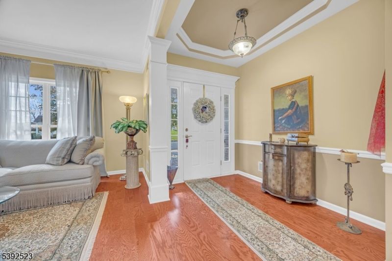 Interior, Pendant Lights, Wood Texture Flooring