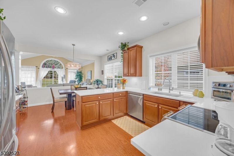 Dining room, Interior, Kitchen, Pendant Lights, Recessed Lighting, Wood Texture Flooring