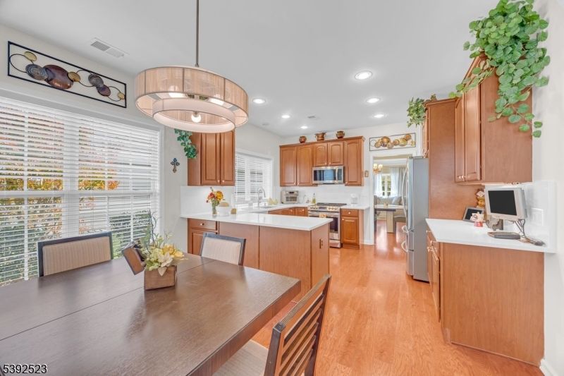 Dining room, Interior, Kitchen, Pendant Lights, Recessed Lighting, Wood Texture Flooring