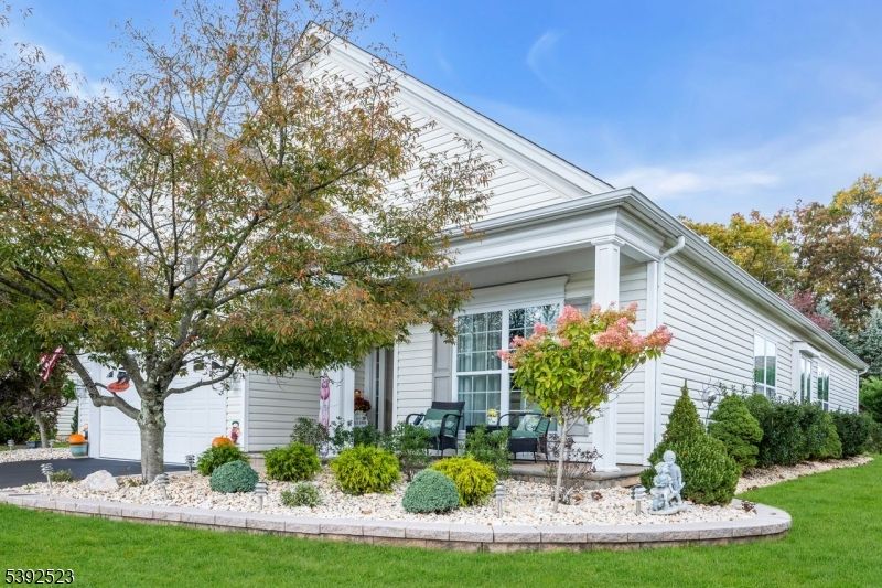 Exterior, Facade, Queen Anne Victorian