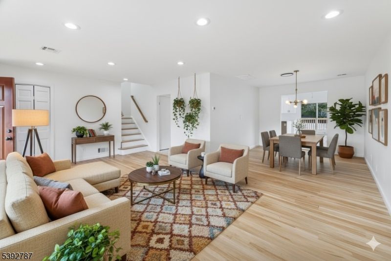 Chandelier, Dining room, Interior, Living room, Recessed Lighting, Wood Texture Flooring