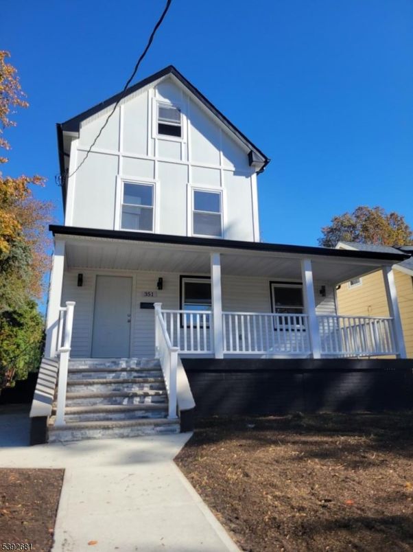 Exterior, Facade, Farmhouse