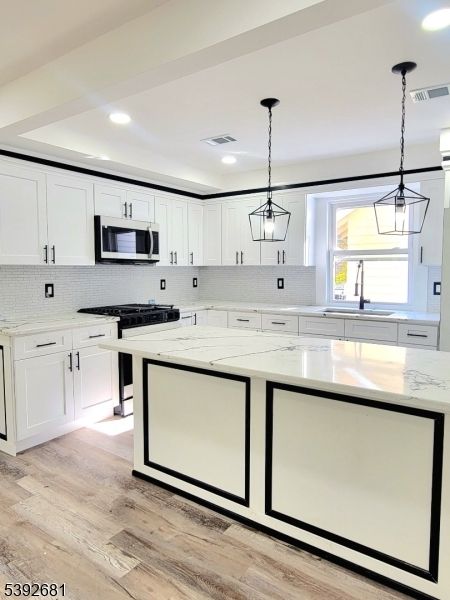 Interior, Kitchen, Pendant Lights, Recessed Lighting, Wood Texture Flooring