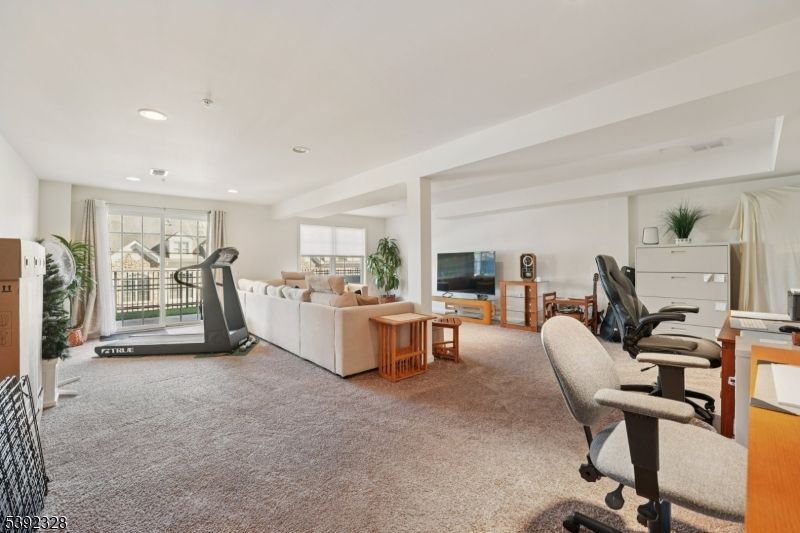 Fitness Equipment, Home Office, Interior, Living room, Recessed Lighting