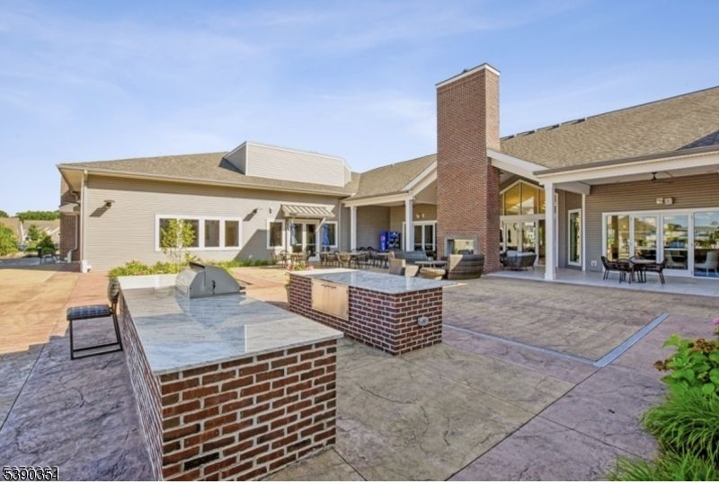 Backyard, Exterior, Outdoor Kitchen