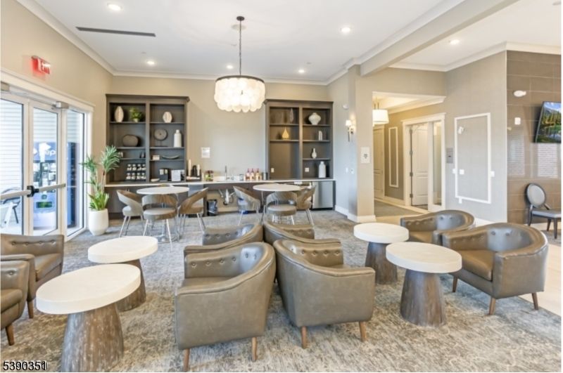 Chandelier, Dining room, Interior, Living room, Pendant Lights, Recessed Lighting