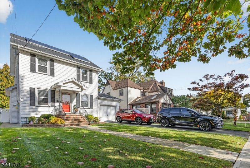 Attached, Exterior, Facade, Solar Panels, Georgian