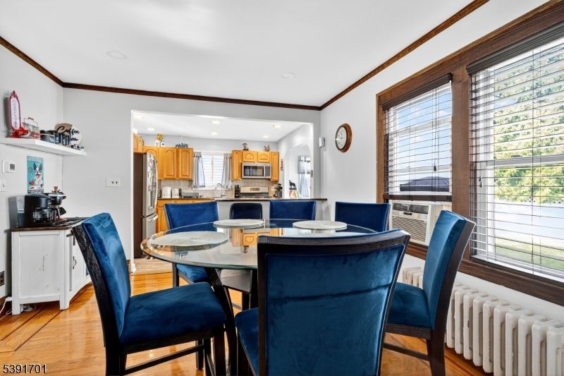 Dining room, Interior, Kitchen, Recessed Lighting, Wood Texture Flooring