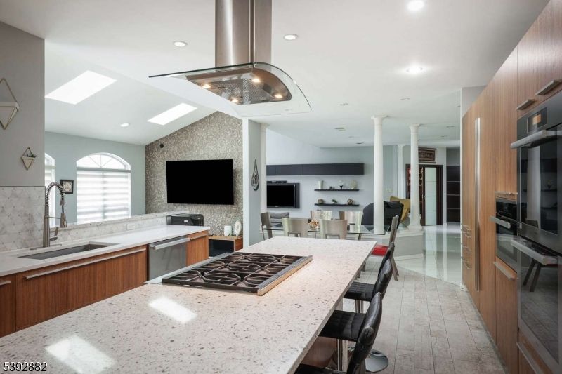 Dining room, Interior, Kitchen, Recessed Lighting, Stainless Steel Appliances