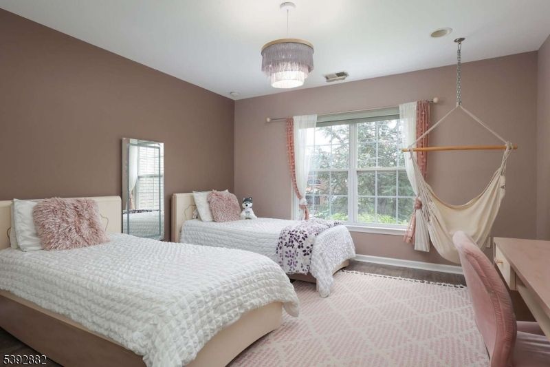 Bedroom, Chandelier, Interior, Pendant Lights