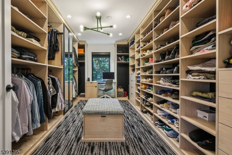 Interior, Pendant Lights, Recessed Lighting, Walk-in Closets