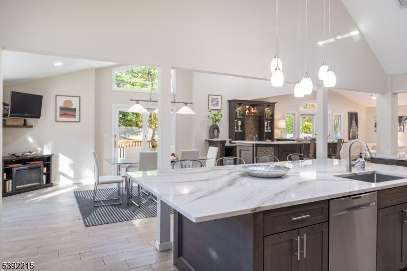 Dining room, Interior, Kitchen, Pendant Lights, Recessed Lighting, Wood Texture Flooring