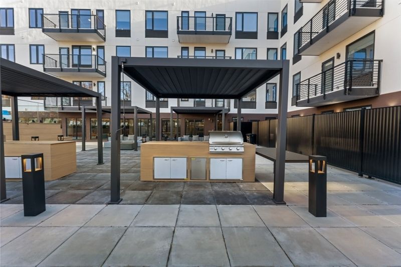 Exterior, Outdoor Kitchen