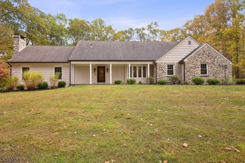 Backyard, Exterior, Facade, Ranch