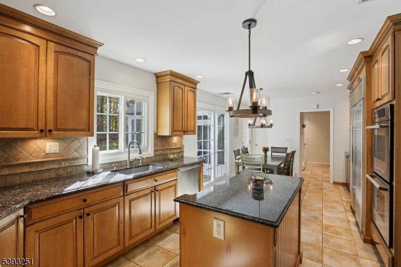 Dining room, Interior, Kitchen, Pendant Lights, Recessed Lighting, Stainless Steel Appliances