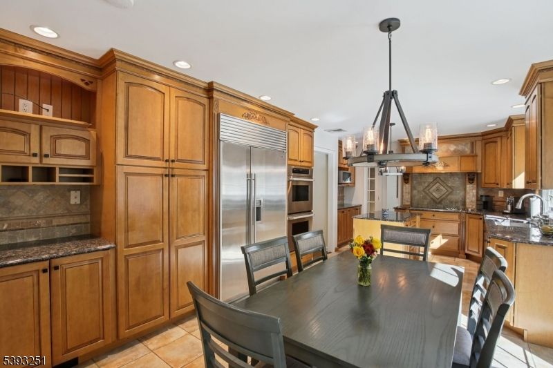 Dining room, Interior, Kitchen, Pendant Lights, Recessed Lighting, Stainless Steel Appliances