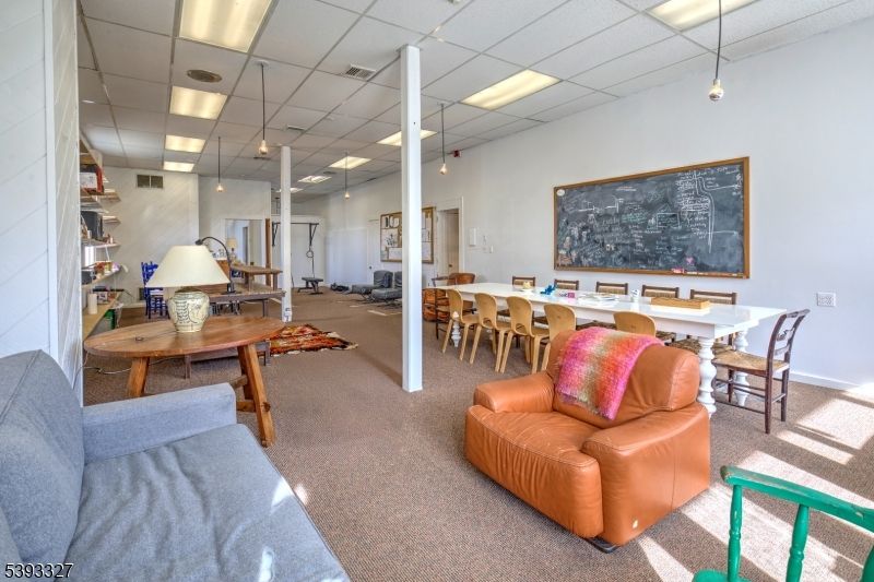 Dining room, Interior, Living room, Pendant Lights, Recessed Lighting