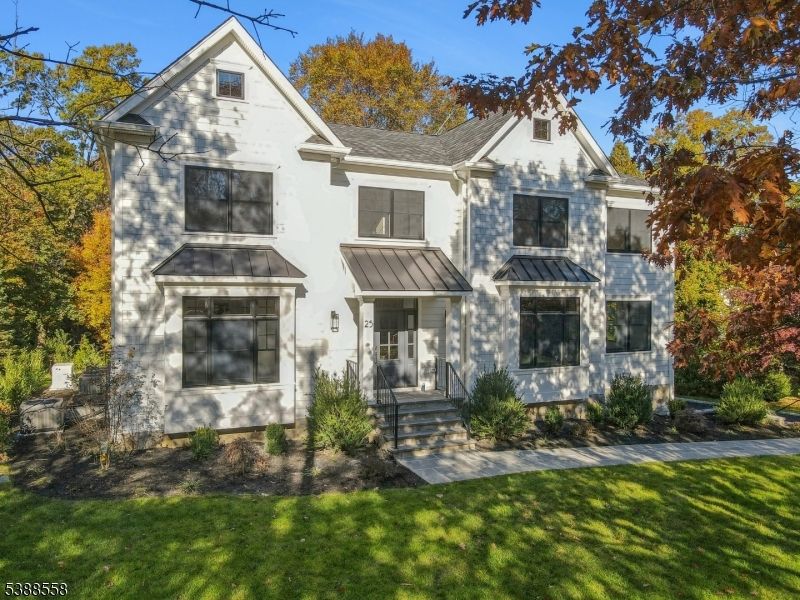 Exterior, Facade, Farmhouse