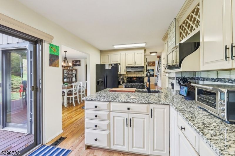 Dining room, Interior, Kitchen, Pendant Lights, Wood Texture Flooring