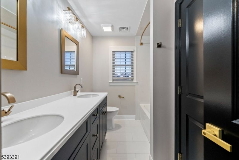 Bathroom, Dual Sink Vanities, Interior