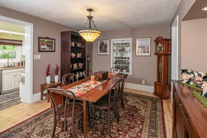 Dining room, Interior, Pendant Lights, Recessed Lighting, Wood Texture Flooring