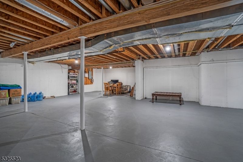 Garage, Interior, Wooden Beams