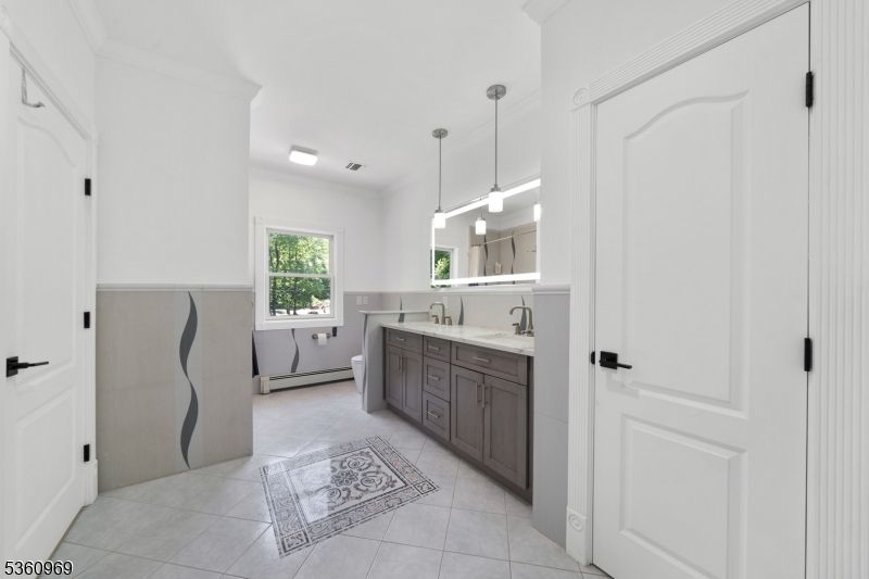 Bathroom, Interior, Pendant Lights