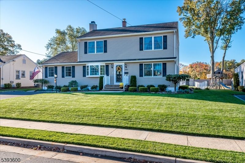 Exterior, Facade, Georgian