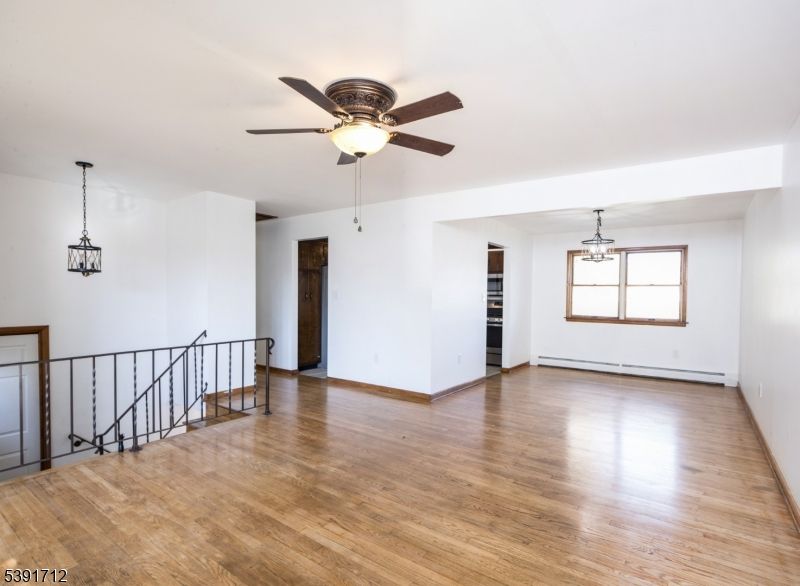 Empty room, Interior, Pendant Lights, Wood Texture Flooring