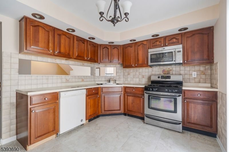Chandelier, Interior, Kitchen, Recessed Lighting, Stainless Steel Appliances