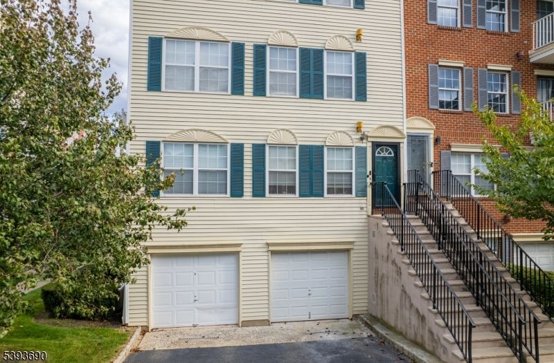 Attached, Exterior, Facade, Brick Facade, Rowhouse