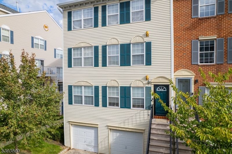 Attached, Exterior, Facade, Brick Facade, Rowhouse