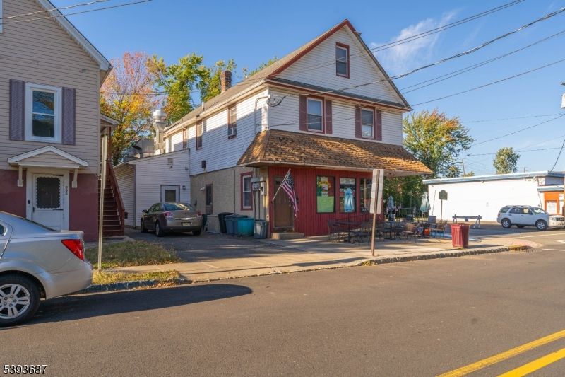 Exterior, Facade, Queen Anne Victorian
