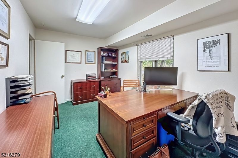 Home Office, Interior