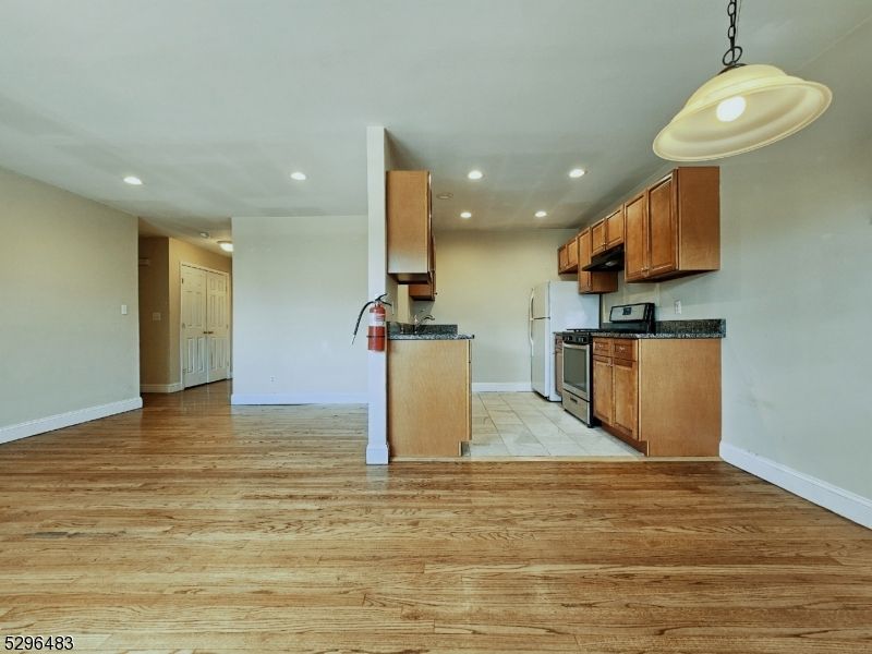 Interior, Kitchen, Pendant Lights, Recessed Lighting, Wood Texture Flooring