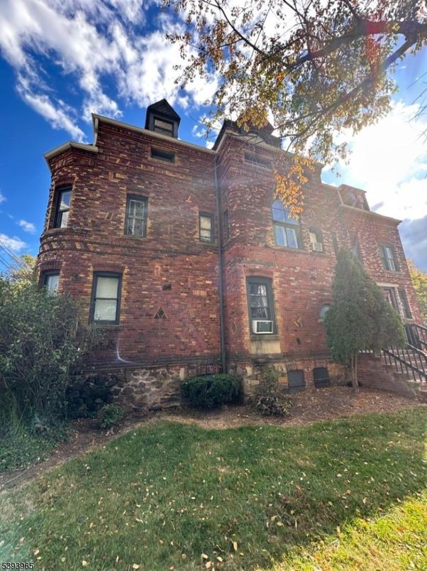 Exterior, Facade, Brick Facade, Rowhouse