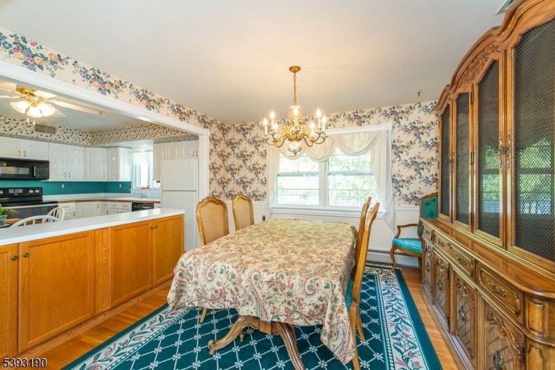 Chandelier, Dining room, Interior, Kitchen, Wood Texture Flooring