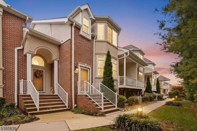 Exterior, Facade, Brick Facade, Rowhouse