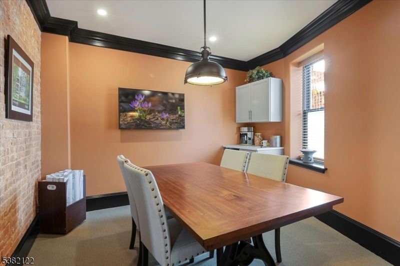 Dining room, Interior, Pendant Lights, Recessed Lighting