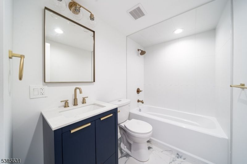 Bathroom, Interior, Marble, Recessed Lighting