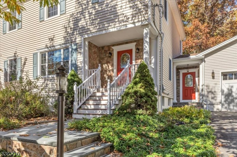 Exterior, Facade, None