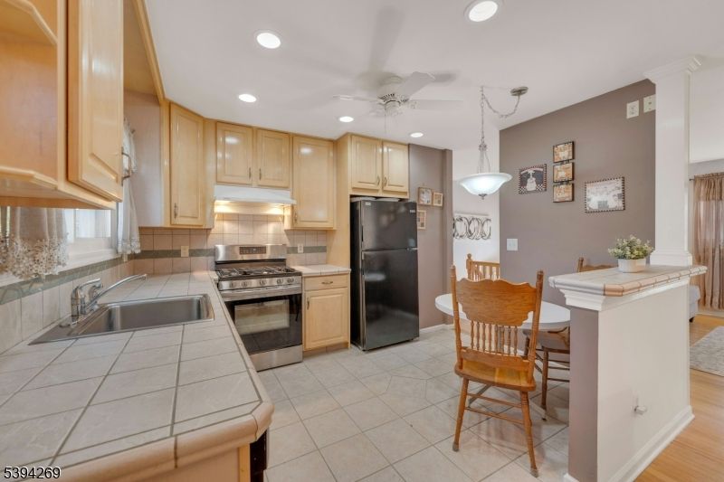 Interior, Kitchen, Pendant Lights, Recessed Lighting, Tile Countertops