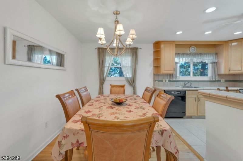 Chandelier, Dining room, Interior, Kitchen, Recessed Lighting