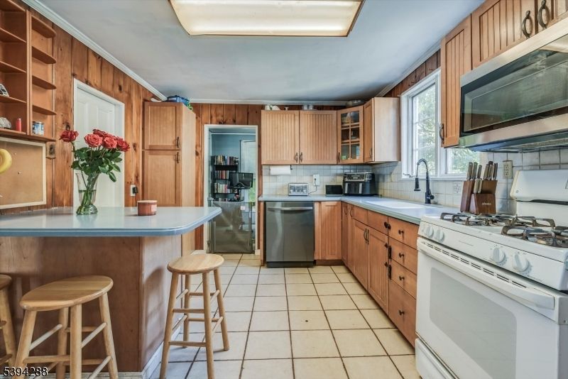 Interior, Kitchen, Stainless Steel Appliances